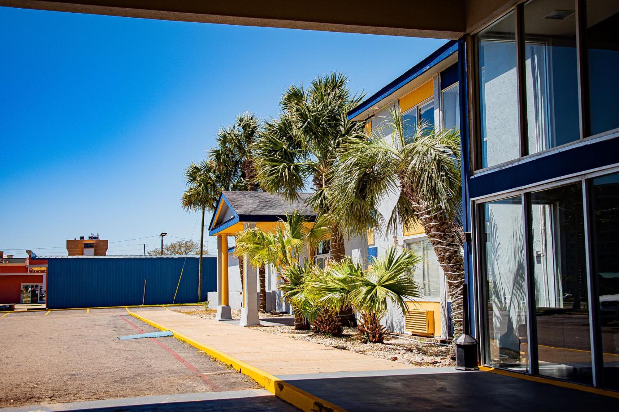 Motel Super 8 By Wyndham Biloxi Extérieur photo