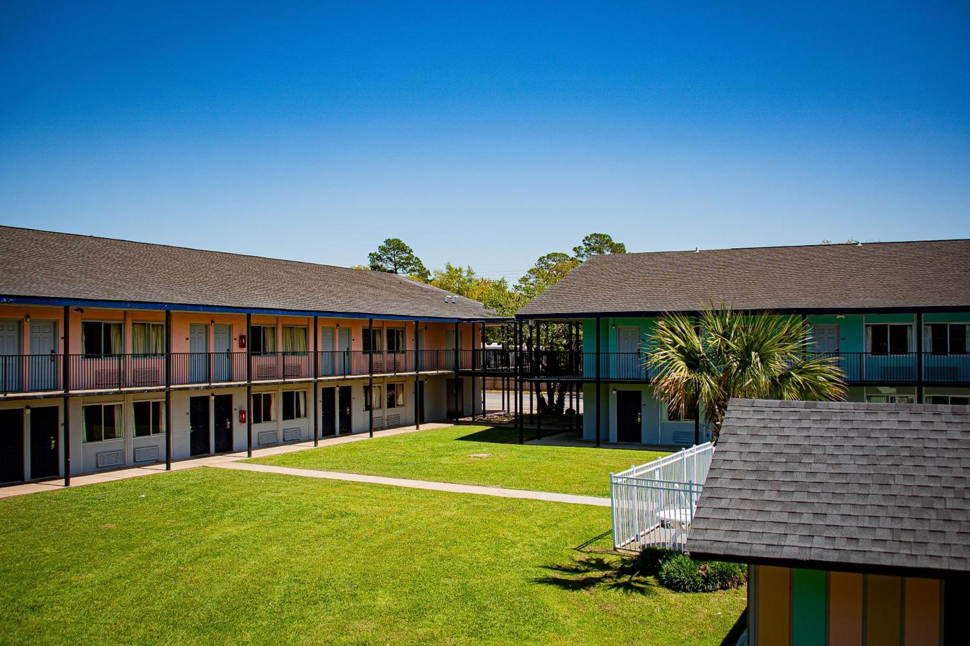 Motel Super 8 By Wyndham Biloxi Extérieur photo